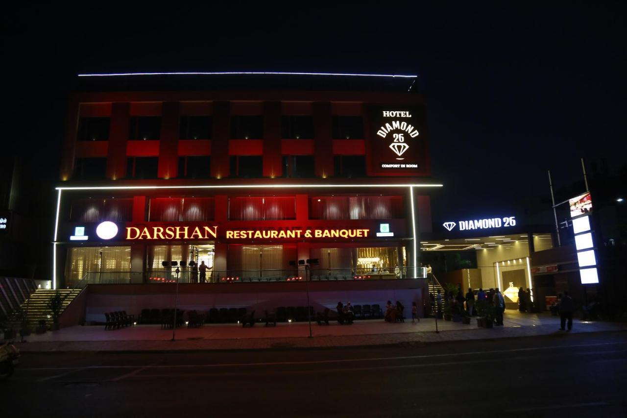 Hotel Diamond 26 Surate Exterior foto